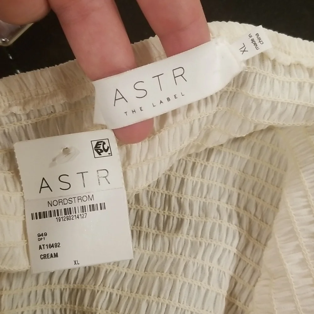 💕ASTR THE LABEL💕 Puff Sleeve Square Neck Top ~ Cream Medium XL NWT